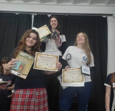 Olimpiadas de Historia: Un Logro para el Instituto Carlos Steeb